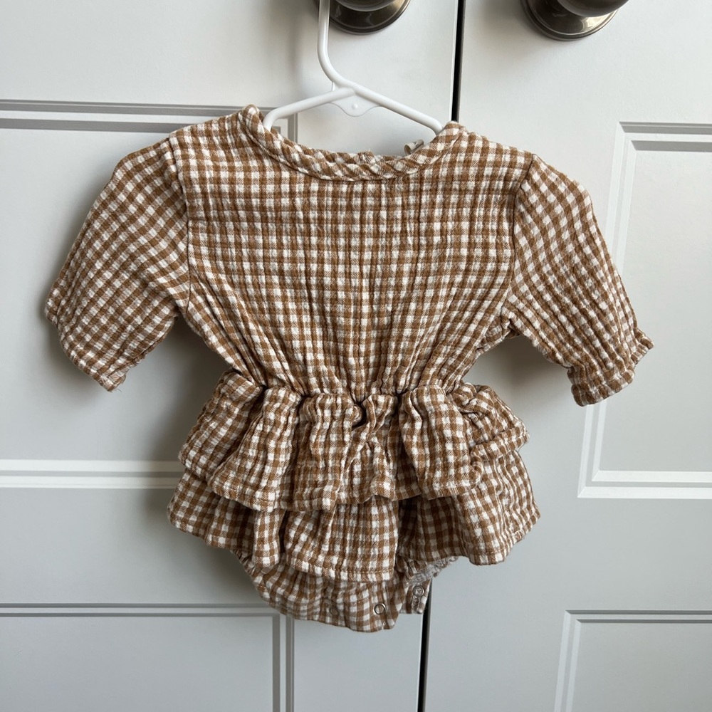 Quincy Mae Rosie romper 0-3 month